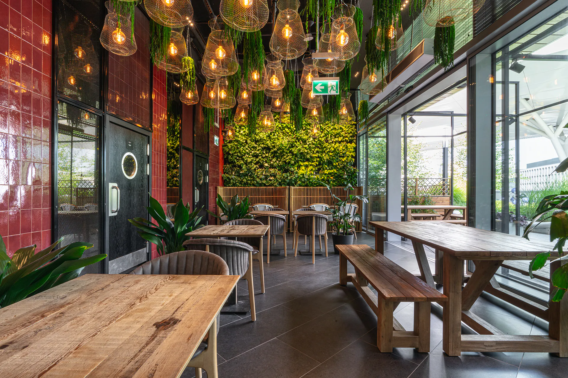 Zielona infrastruktura w restauracji Coco Chang we Wrocławiu